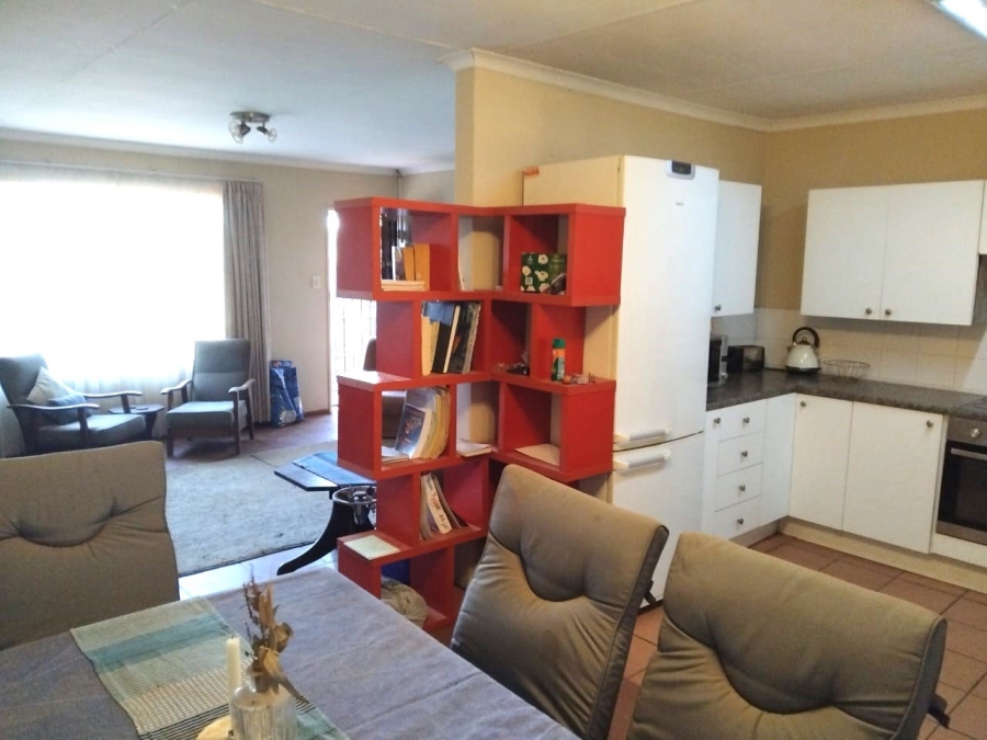 To Let 2 Bedroom Property for Rent in Waterkloof Park Gauteng