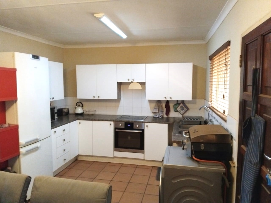 To Let 2 Bedroom Property for Rent in Waterkloof Park Gauteng