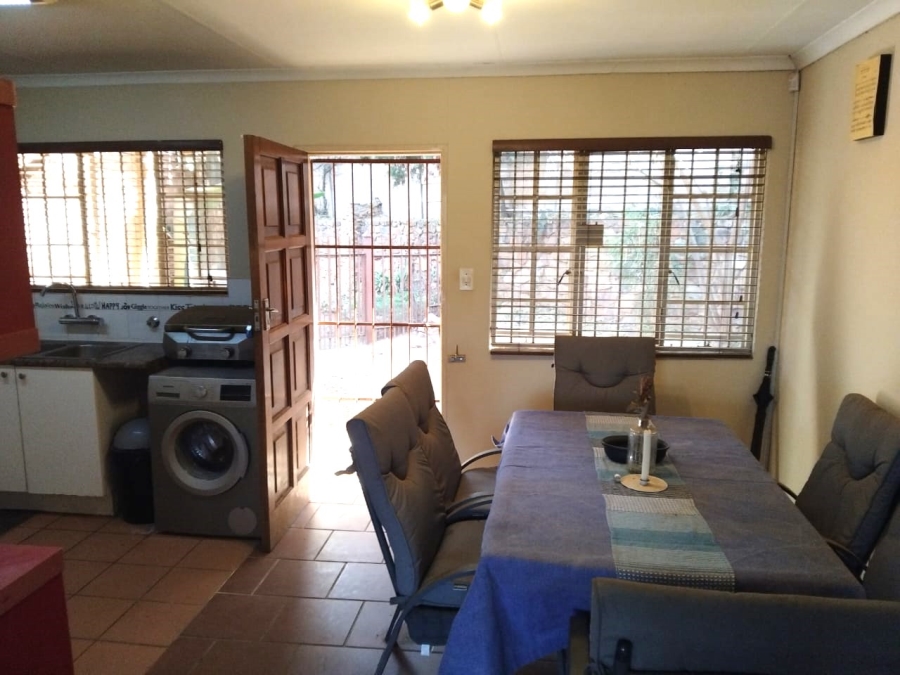 To Let 2 Bedroom Property for Rent in Waterkloof Park Gauteng