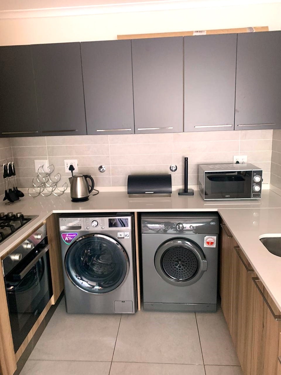 To Let 1 Bedroom Property for Rent in Glen Marais Gauteng