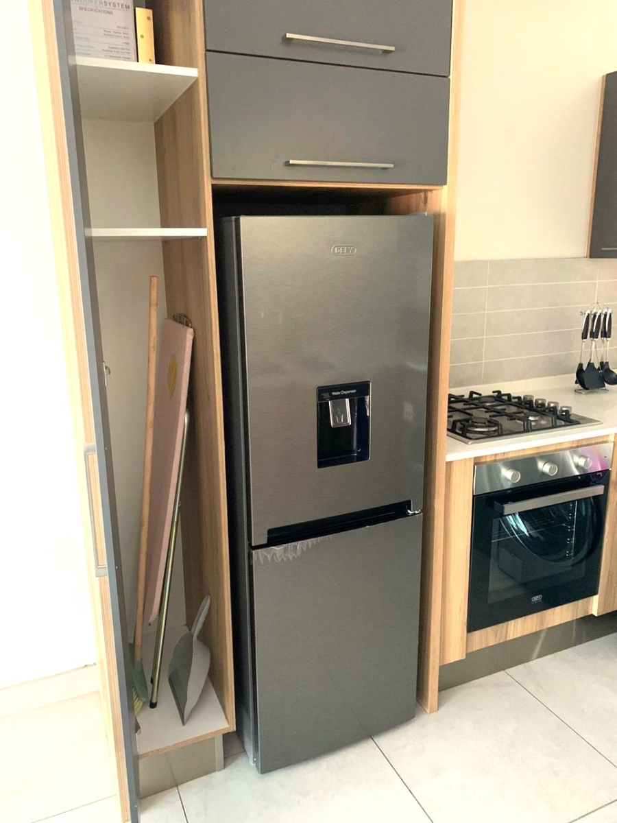 To Let 1 Bedroom Property for Rent in Glen Marais Gauteng