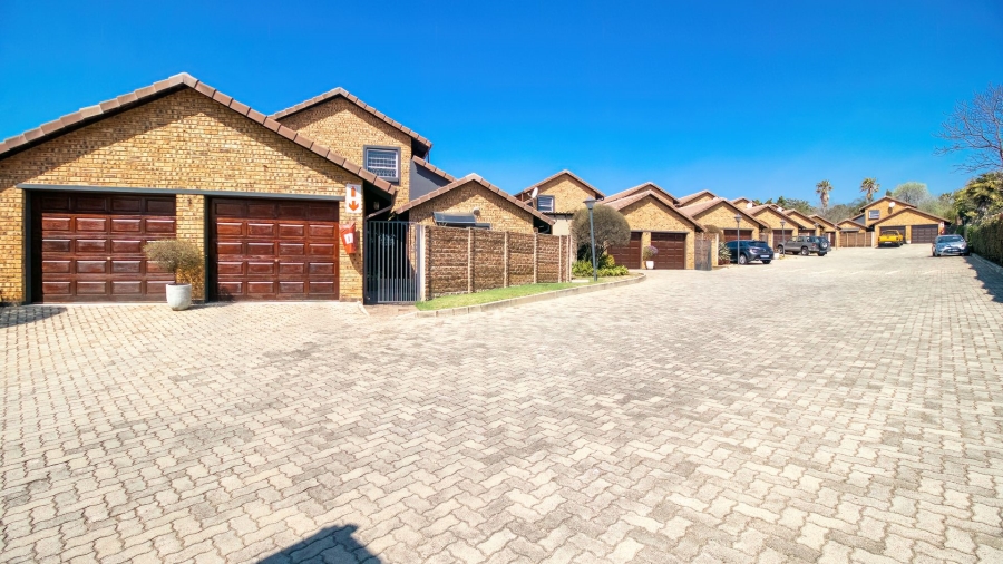 3 Bedroom Property for Sale in Illiondale Gauteng