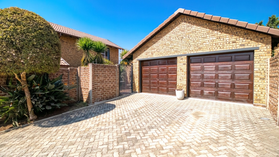 3 Bedroom Property for Sale in Illiondale Gauteng