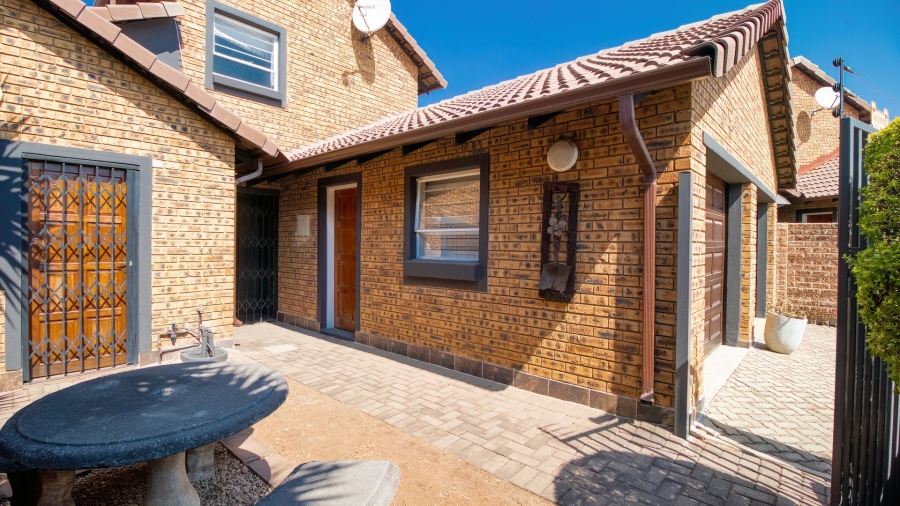 3 Bedroom Property for Sale in Illiondale Gauteng