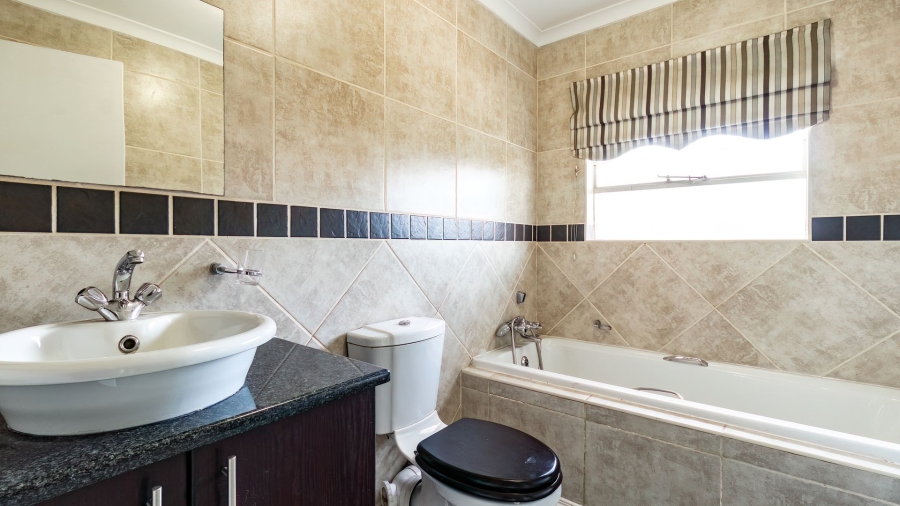 3 Bedroom Property for Sale in Illiondale Gauteng