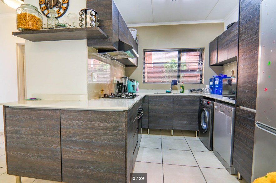 3 Bedroom Property for Sale in Greenstone Crest Gauteng