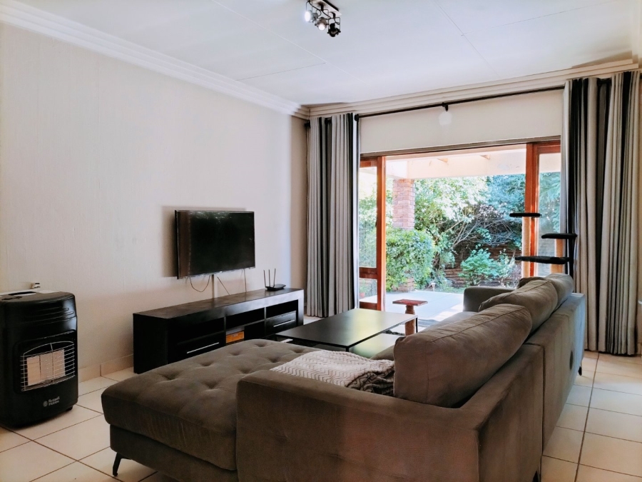 To Let 2 Bedroom Property for Rent in Atholl Gauteng