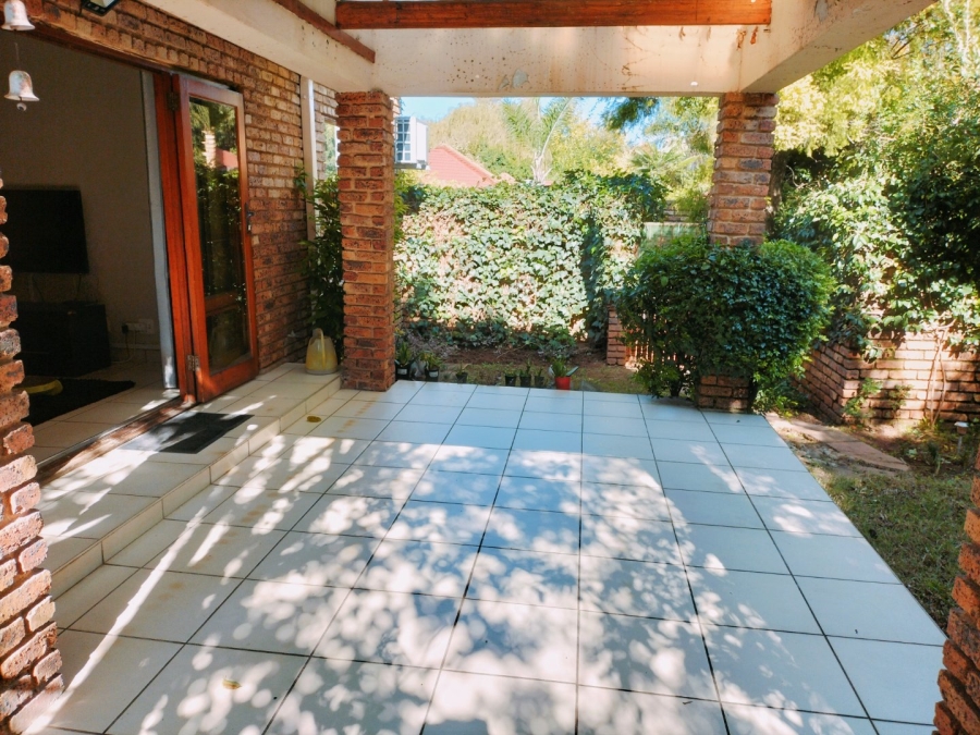 To Let 2 Bedroom Property for Rent in Atholl Gauteng