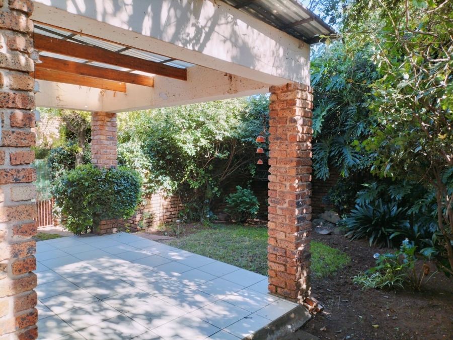 To Let 2 Bedroom Property for Rent in Atholl Gauteng