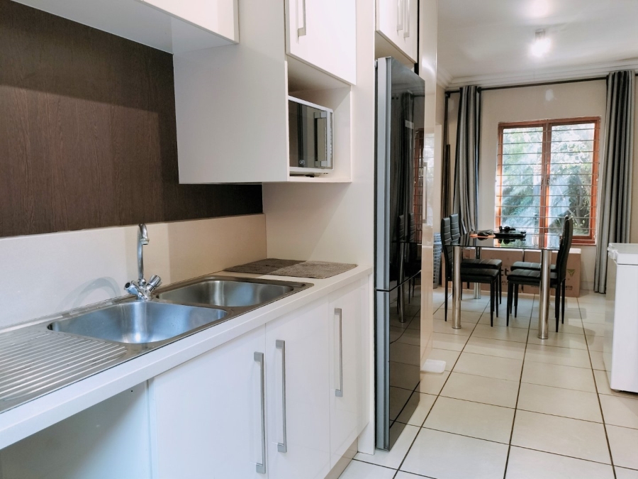 To Let 2 Bedroom Property for Rent in Atholl Gauteng