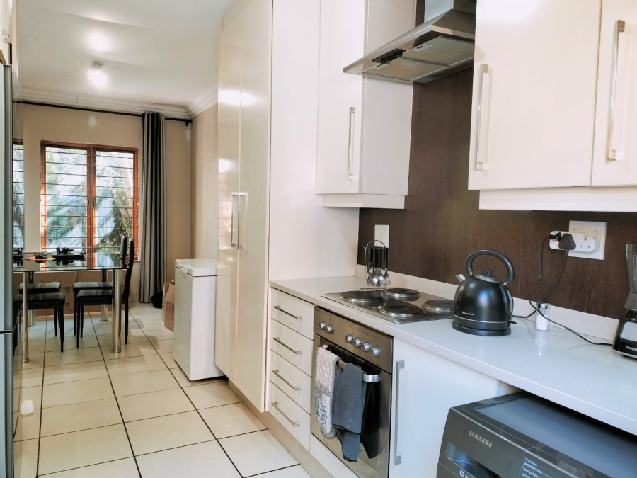 To Let 2 Bedroom Property for Rent in Atholl Gauteng