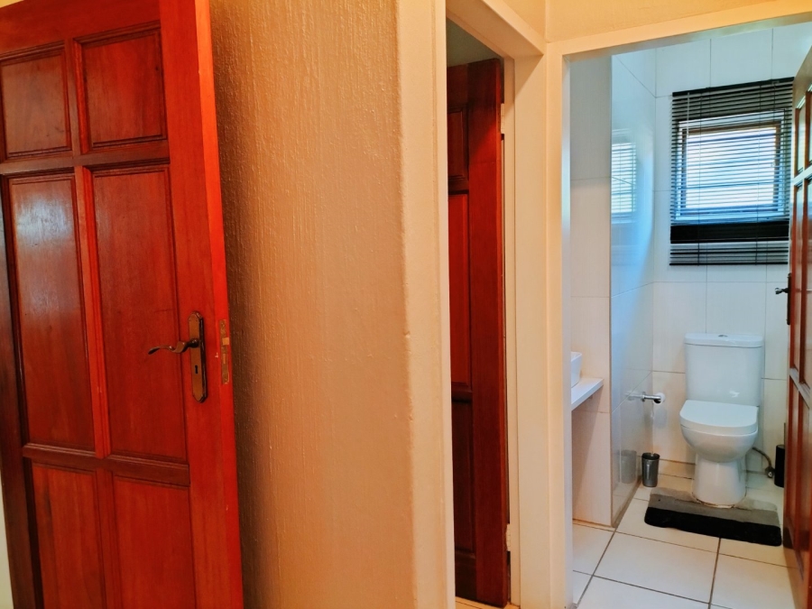 To Let 2 Bedroom Property for Rent in Atholl Gauteng
