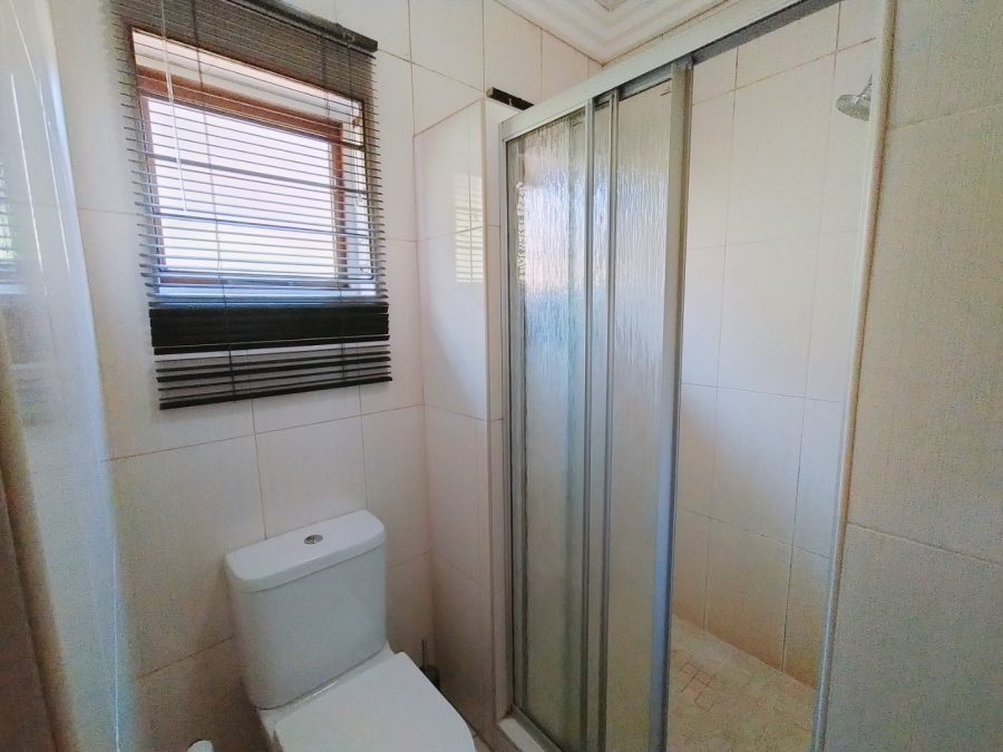 To Let 2 Bedroom Property for Rent in Atholl Gauteng