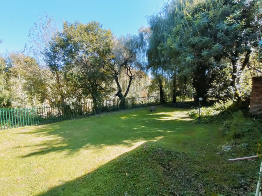 To Let 2 Bedroom Property for Rent in Atholl Gauteng