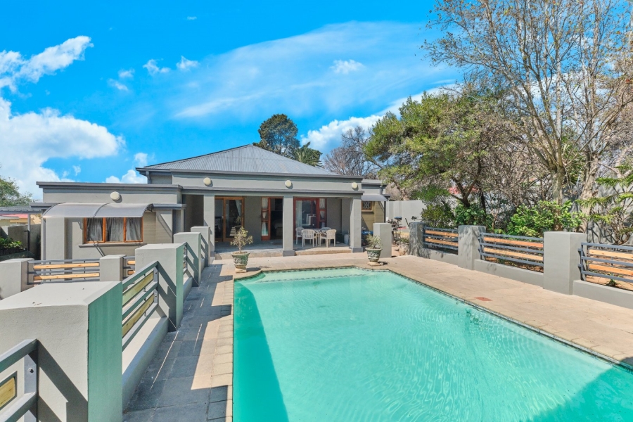  Bedroom Property for Sale in Linden Gauteng