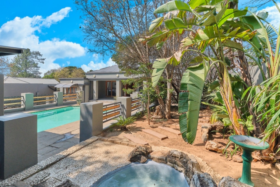  Bedroom Property for Sale in Linden Gauteng