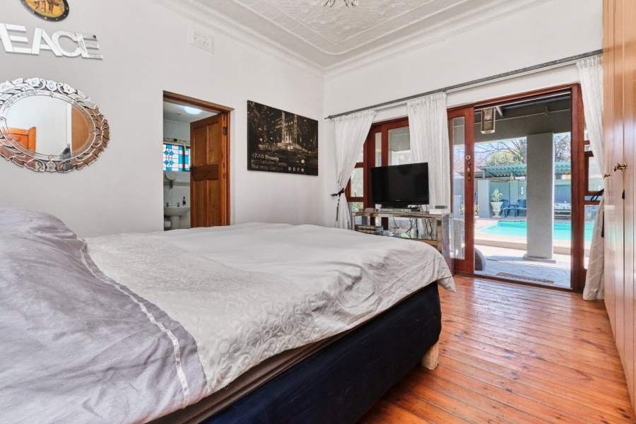  Bedroom Property for Sale in Linden Gauteng