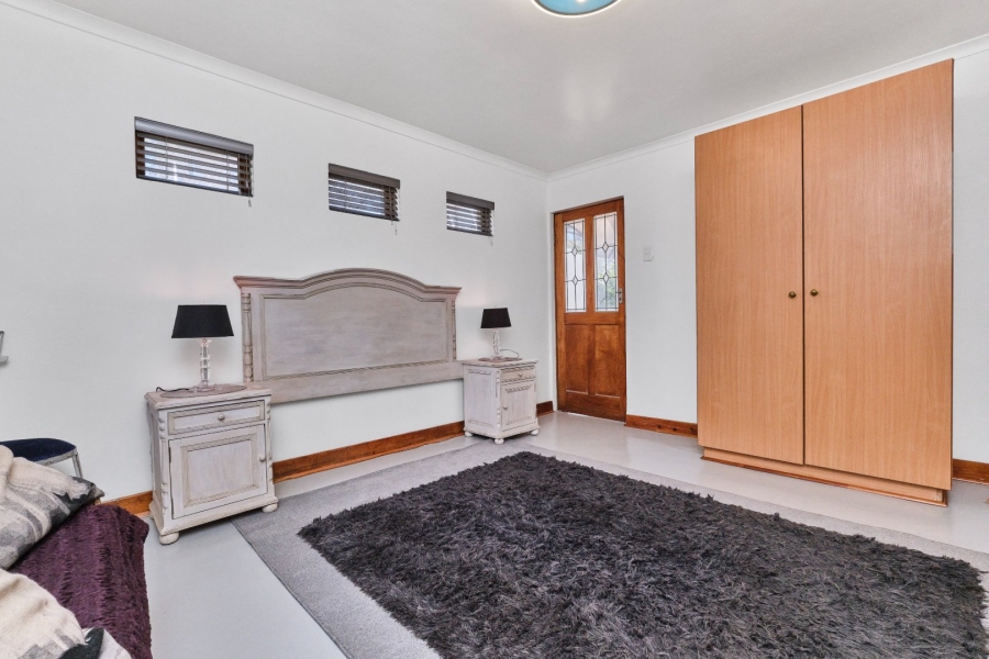  Bedroom Property for Sale in Linden Gauteng