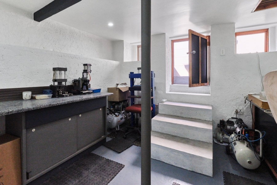  Bedroom Property for Sale in Linden Gauteng