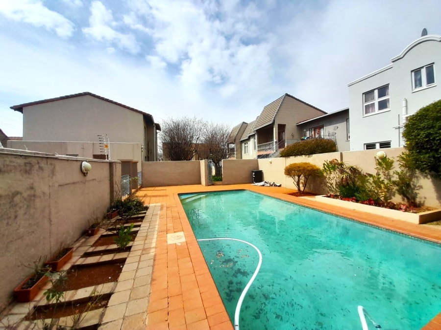 1 Bedroom Property for Sale in Montgomery Park Gauteng