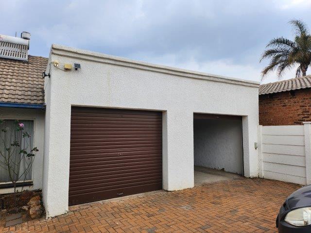 4 Bedroom Property for Sale in Van Riebeeck Park Gauteng