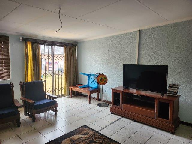 4 Bedroom Property for Sale in Van Riebeeck Park Gauteng