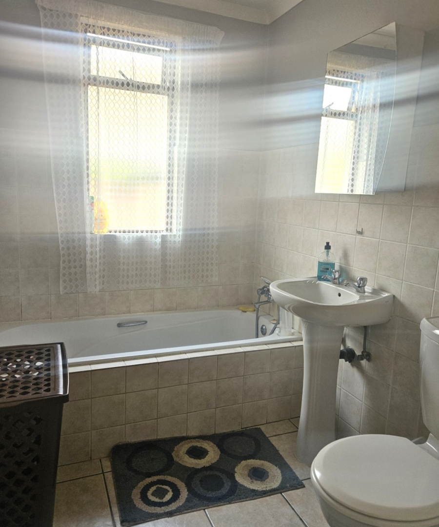 4 Bedroom Property for Sale in Halfway Gardens Gauteng