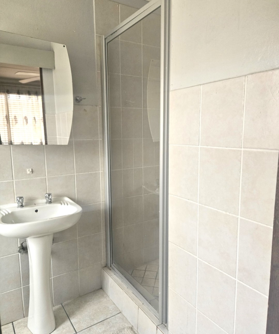 4 Bedroom Property for Sale in Halfway Gardens Gauteng