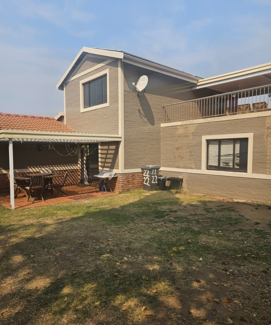 4 Bedroom Property for Sale in Halfway Gardens Gauteng