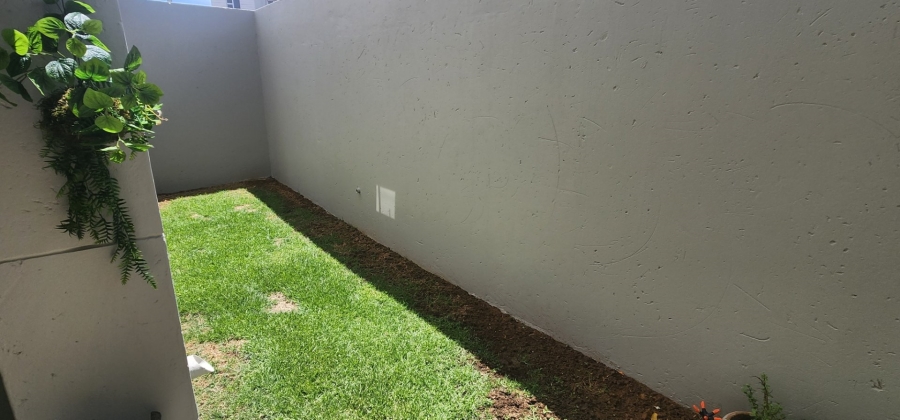 To Let 2 Bedroom Property for Rent in Eagle Canyon Golf Estate Gauteng