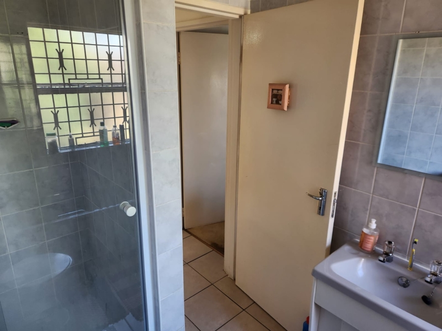 To Let 2 Bedroom Property for Rent in Bassonia Gauteng