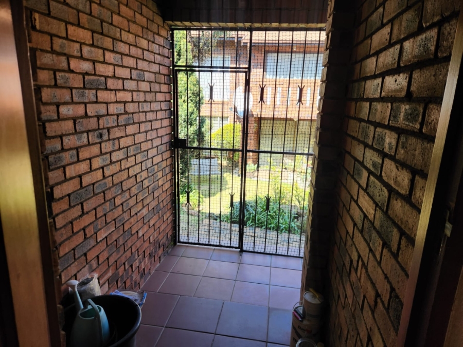 To Let 2 Bedroom Property for Rent in Bassonia Gauteng