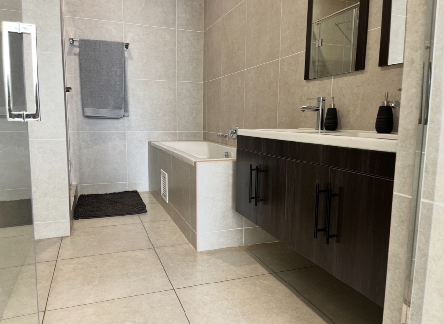2 Bedroom Property for Sale in Greenstone Park Estate Gauteng