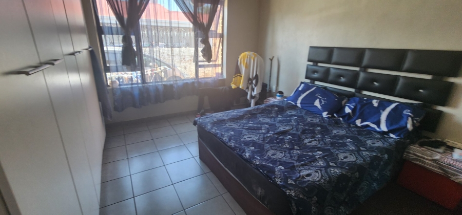 7 Bedroom Property for Sale in Laudium Gauteng