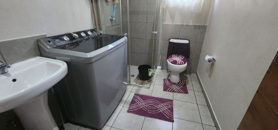 7 Bedroom Property for Sale in Laudium Gauteng