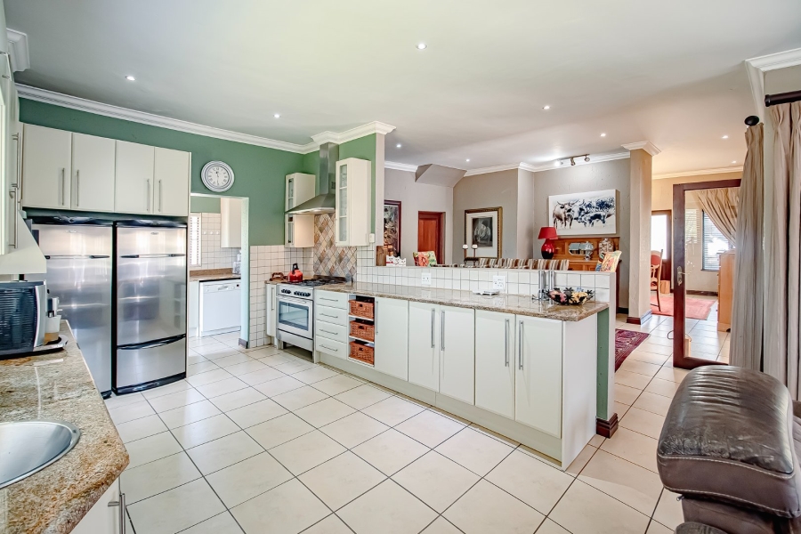 4 Bedroom Property for Sale in Leeuwfontein Estate Gauteng