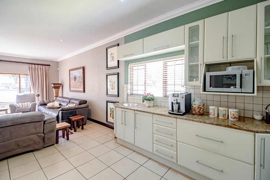 4 Bedroom Property for Sale in Leeuwfontein Estate Gauteng