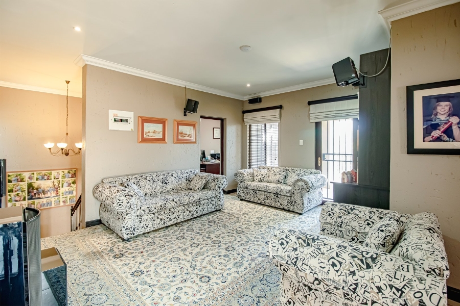 4 Bedroom Property for Sale in Leeuwfontein Estate Gauteng