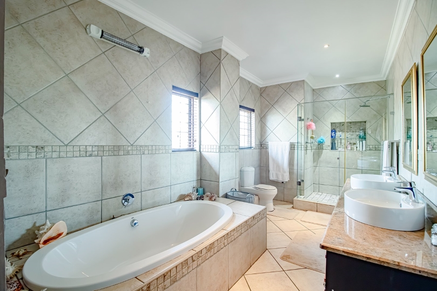 4 Bedroom Property for Sale in Leeuwfontein Estate Gauteng