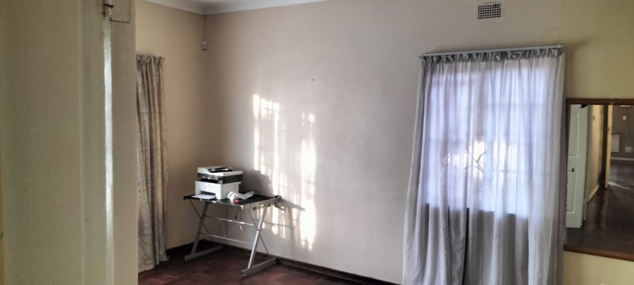To Let 3 Bedroom Property for Rent in Robertsham Gauteng