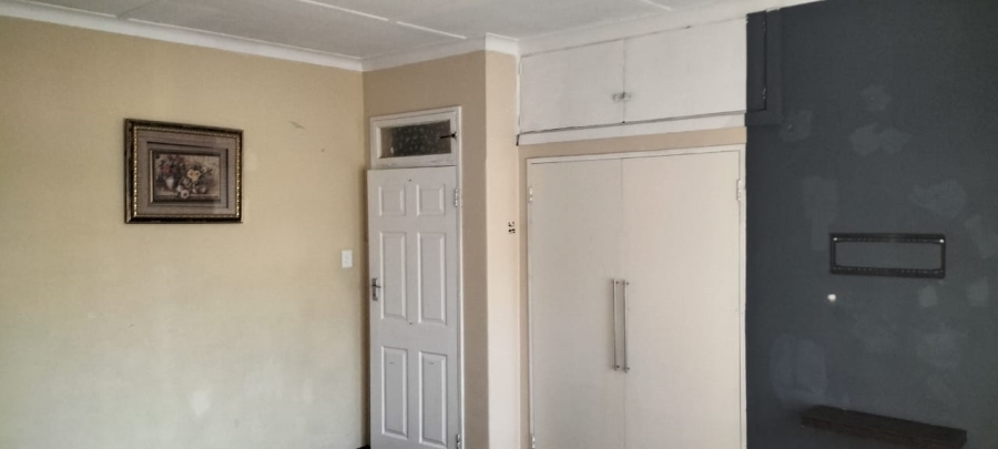To Let 3 Bedroom Property for Rent in Robertsham Gauteng
