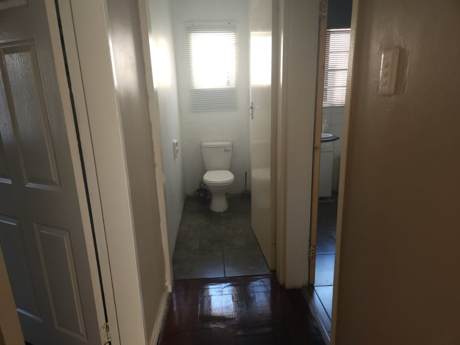 To Let 3 Bedroom Property for Rent in Robertsham Gauteng