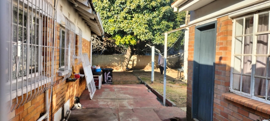 To Let 3 Bedroom Property for Rent in Robertsham Gauteng