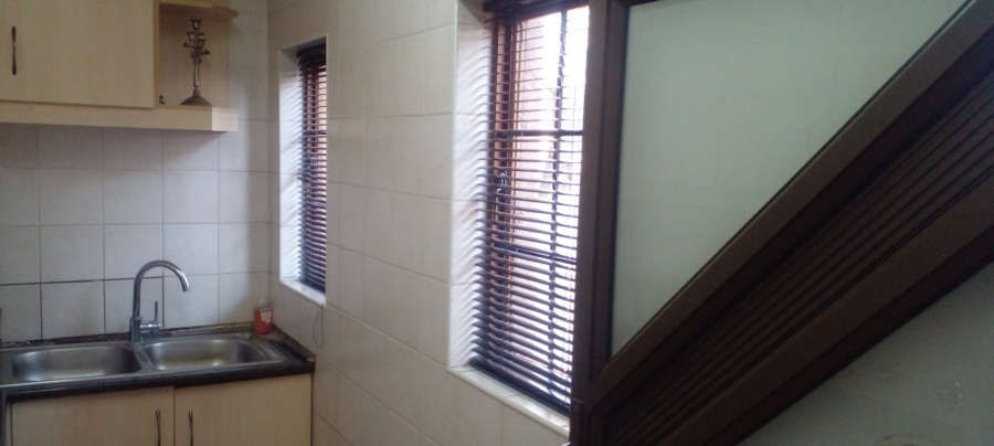4 Bedroom Property for Sale in Kameeldrift East Gauteng
