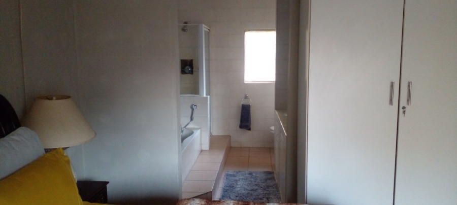 4 Bedroom Property for Sale in Kameeldrift East Gauteng
