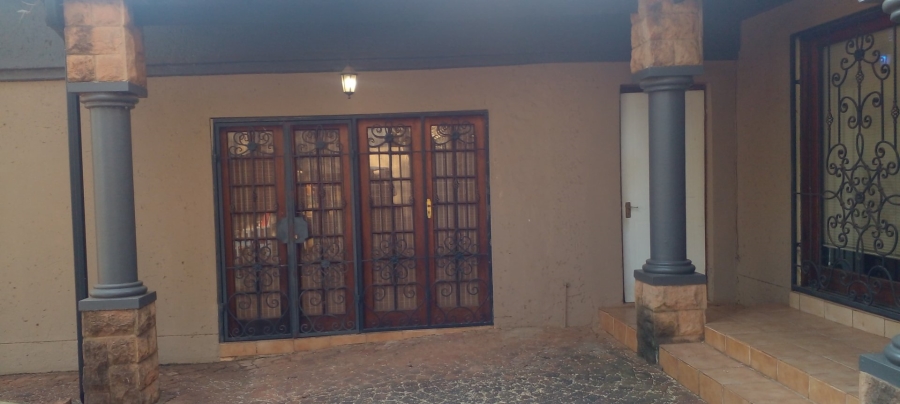 4 Bedroom Property for Sale in Kameeldrift East Gauteng