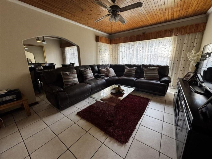 3 Bedroom Property for Sale in Birchleigh North Gauteng