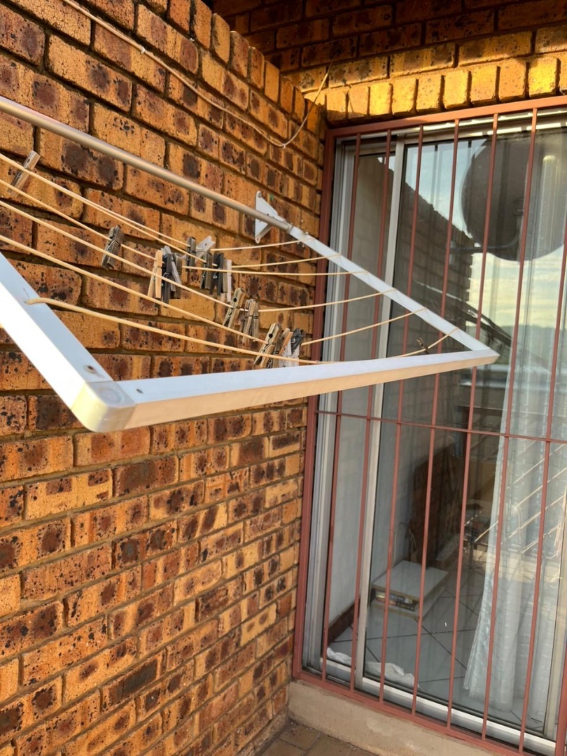 To Let 2 Bedroom Property for Rent in Faerie Glen Gauteng