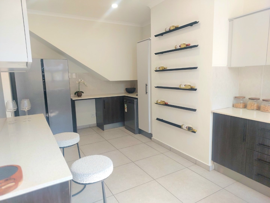 3 Bedroom Property for Sale in Greenstone Hill Gauteng