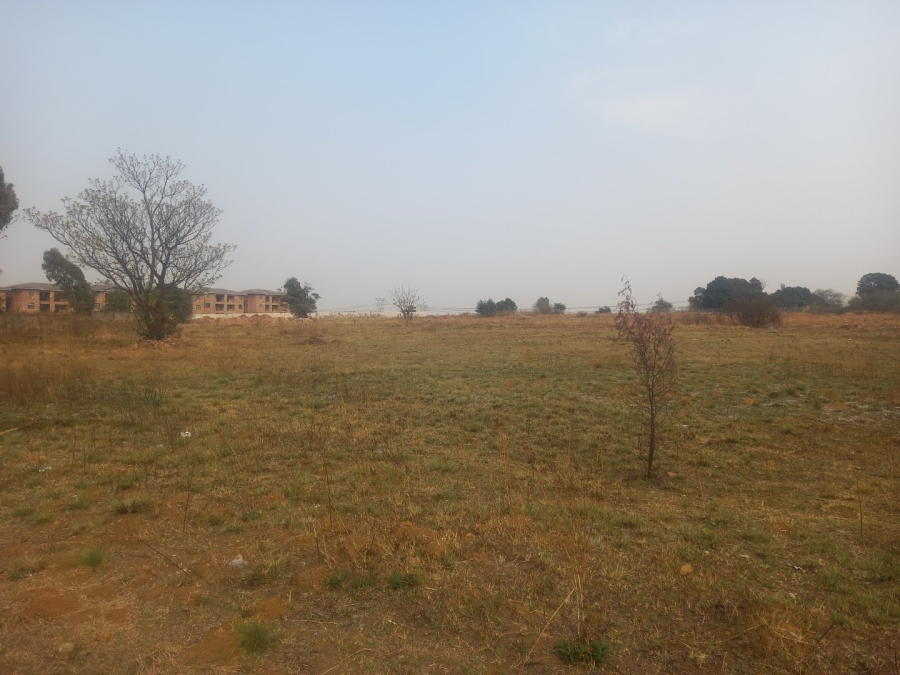  Bedroom Property for Sale in Alrode Gauteng